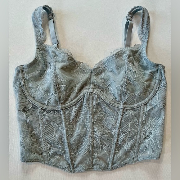 Gilly Hicks Other - Gilly Hicks Lace Bustier in Soft Gray Floral Stitching Medium